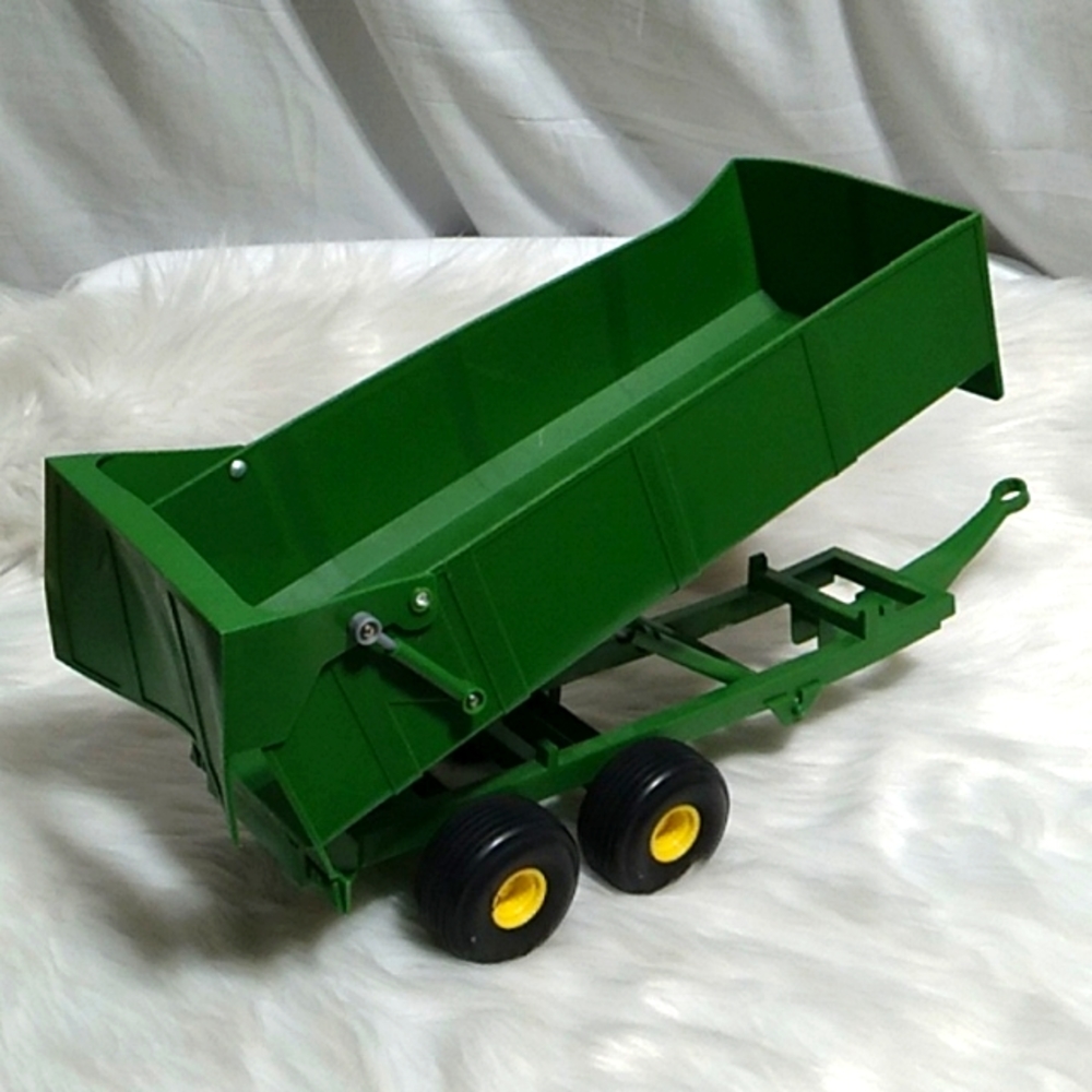 Ertl Britains Large Tipping Plastic Trailer
